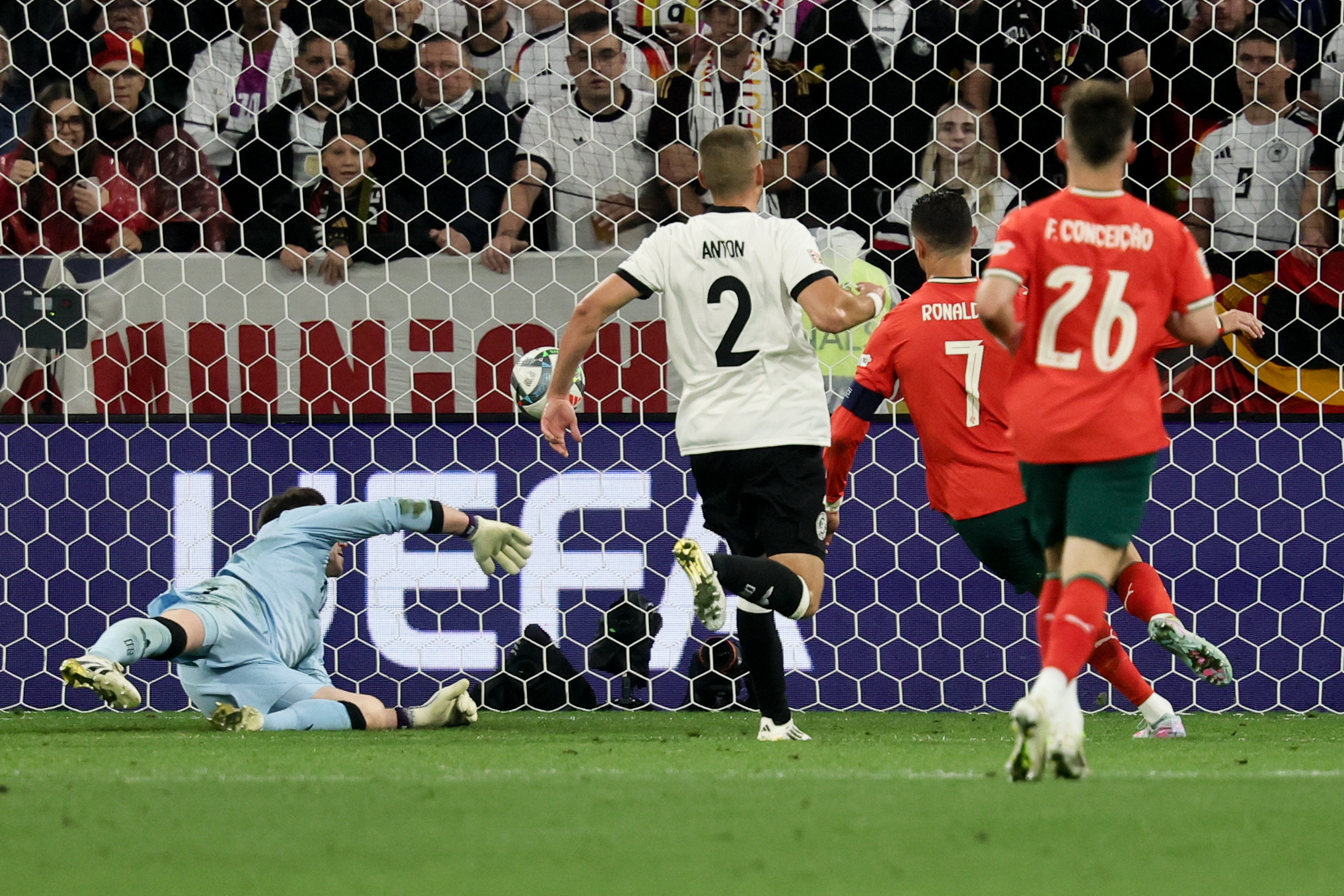 欧洲国家队备战大赛，全队士气高昂的简单介绍