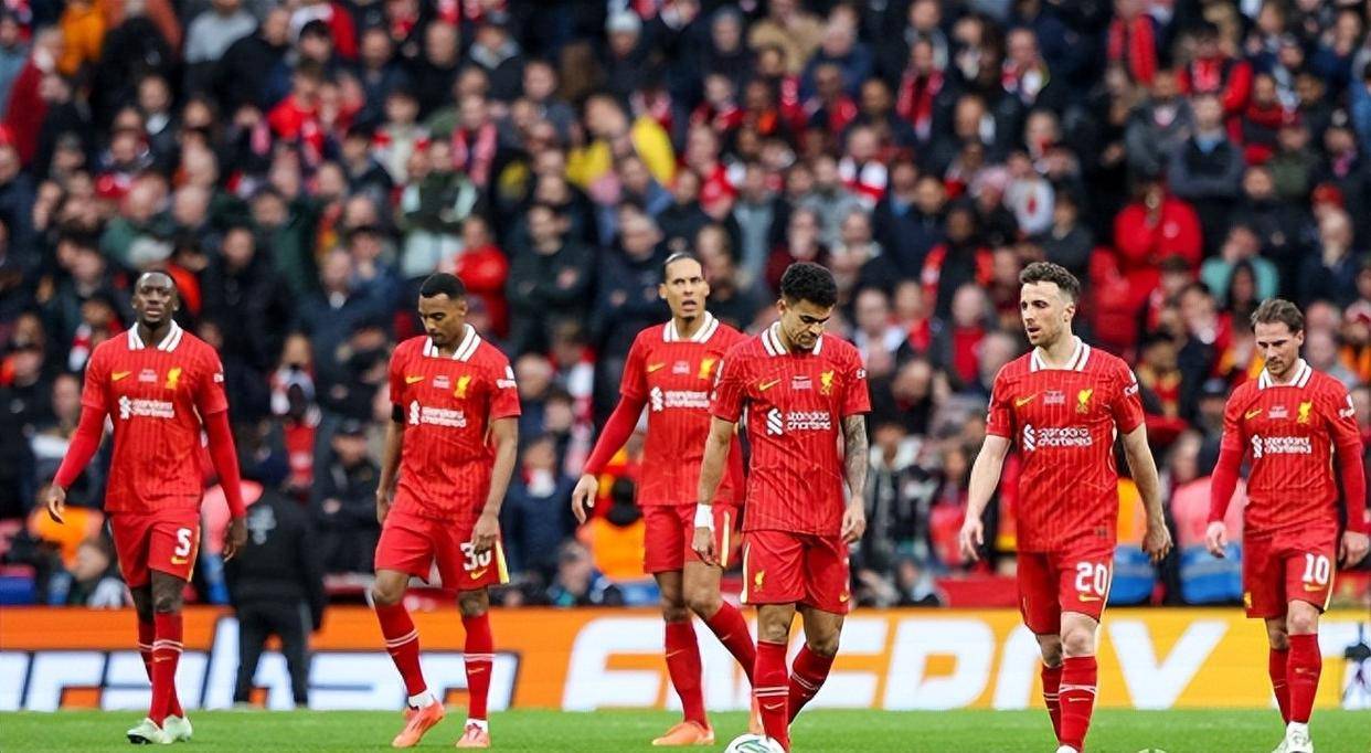 利物浦防线严密,对手难以攻破 利物浦防线严密,对手难以攻破