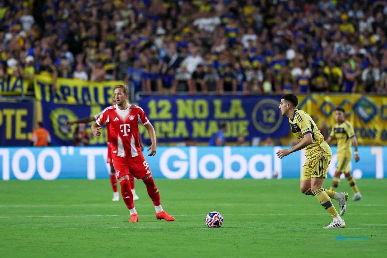 包含波兰逆转拜仁，蒂亚戈惊艳四座的词条